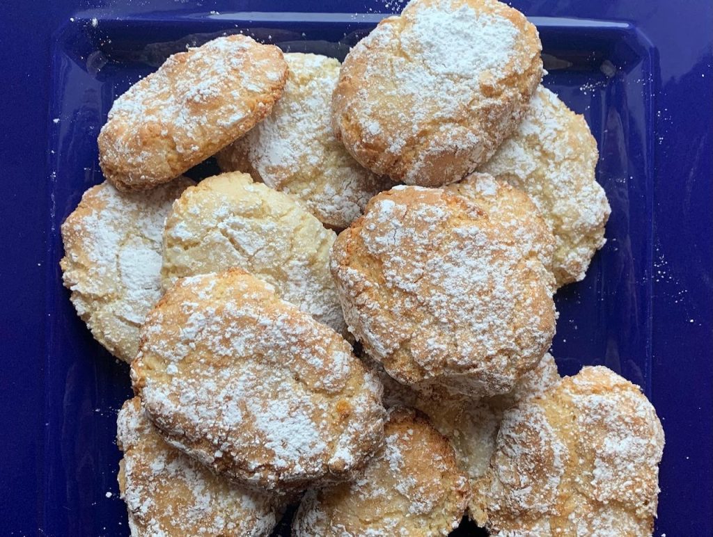 Ricciarelli biscuits